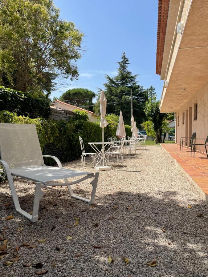 Motel Esterel Mandelieu La Napoule Bagian luar foto