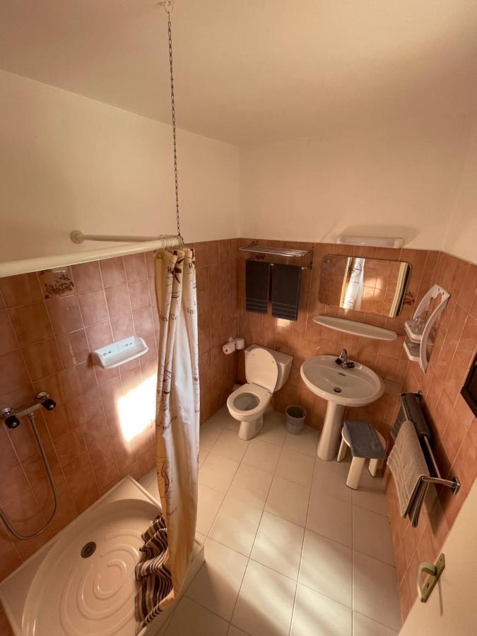 Motel Esterel Mandelieu La Napoule Bagian luar foto